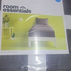 Room Essentials Gray Quilted Comforter - Solid Gray